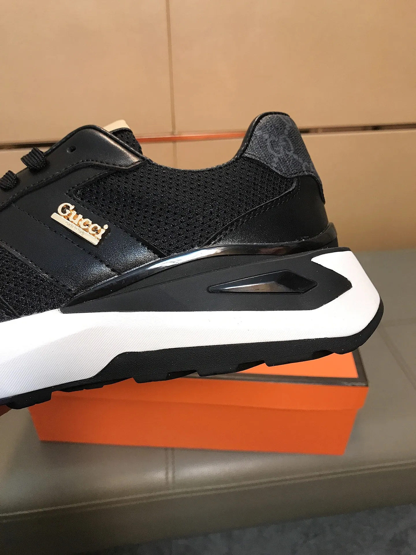 Factory price 442 👟👟🆕🆕 (GUCCI) latest casual and fashionable men's shoes, hot style 💥 simple and elegant style, exclusive for trendy men, the upper is made of cowhide + breathable fabric, sheepskin lining + foot pads, soft and comfortable outsole! 38-44.